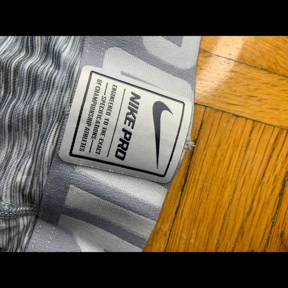 Nike Pro Heather Grey 3/4 Length Tights for Running Or Sports Compression Pants - Picture 6 of 7